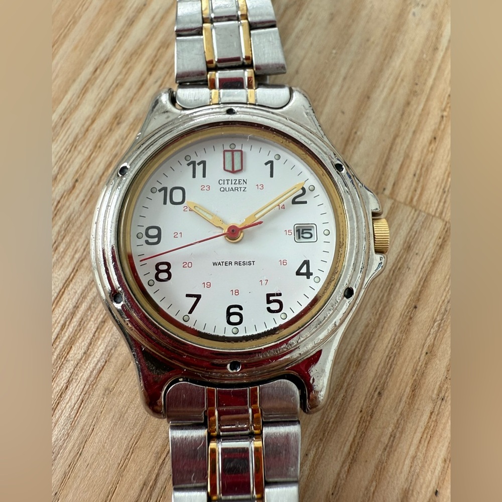 Vintage Citizen Quartz ladies two tone classic dress watch NEW BATTERY